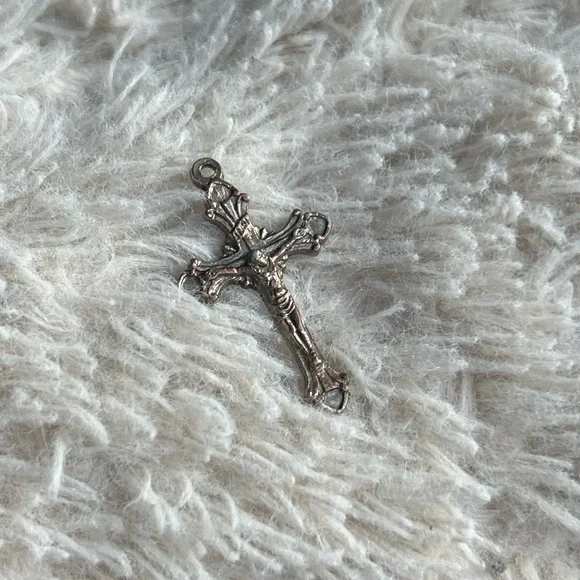 Inri Cross Pendant - Picture 1 of 4